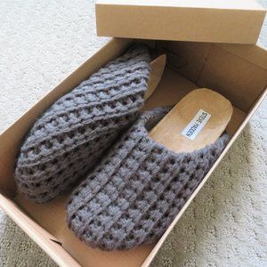 Steve Madden Vesa-C Slipper Gray NWOT